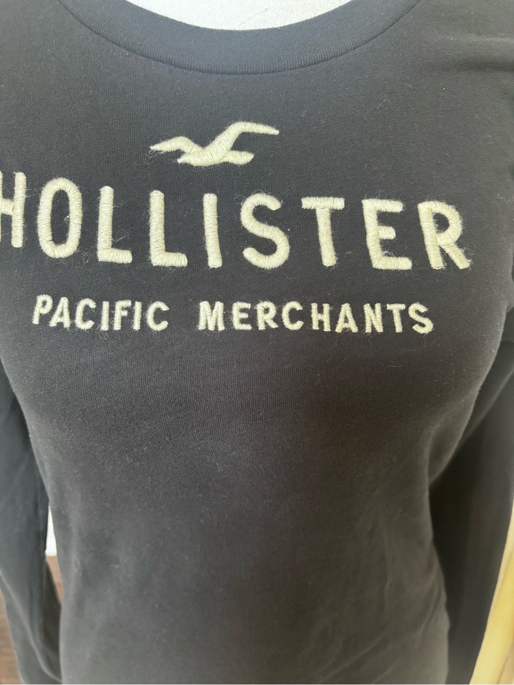 Hollister Navy Long Sleeve Tee with White Logo - Picture 5 of 7